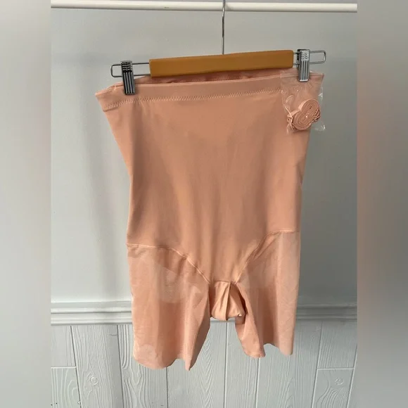 Superpower Short - Picture 2 of 4